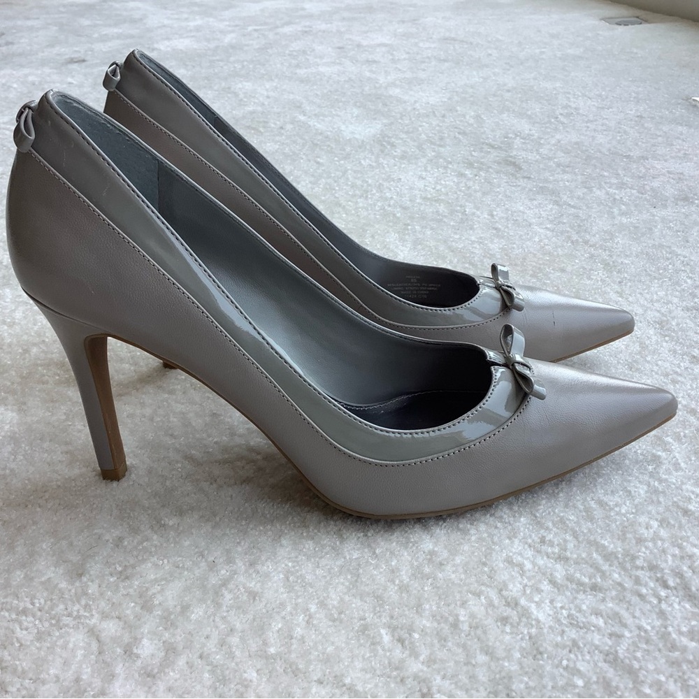 Ralph Lauren Gray Heels with Decorative Bow